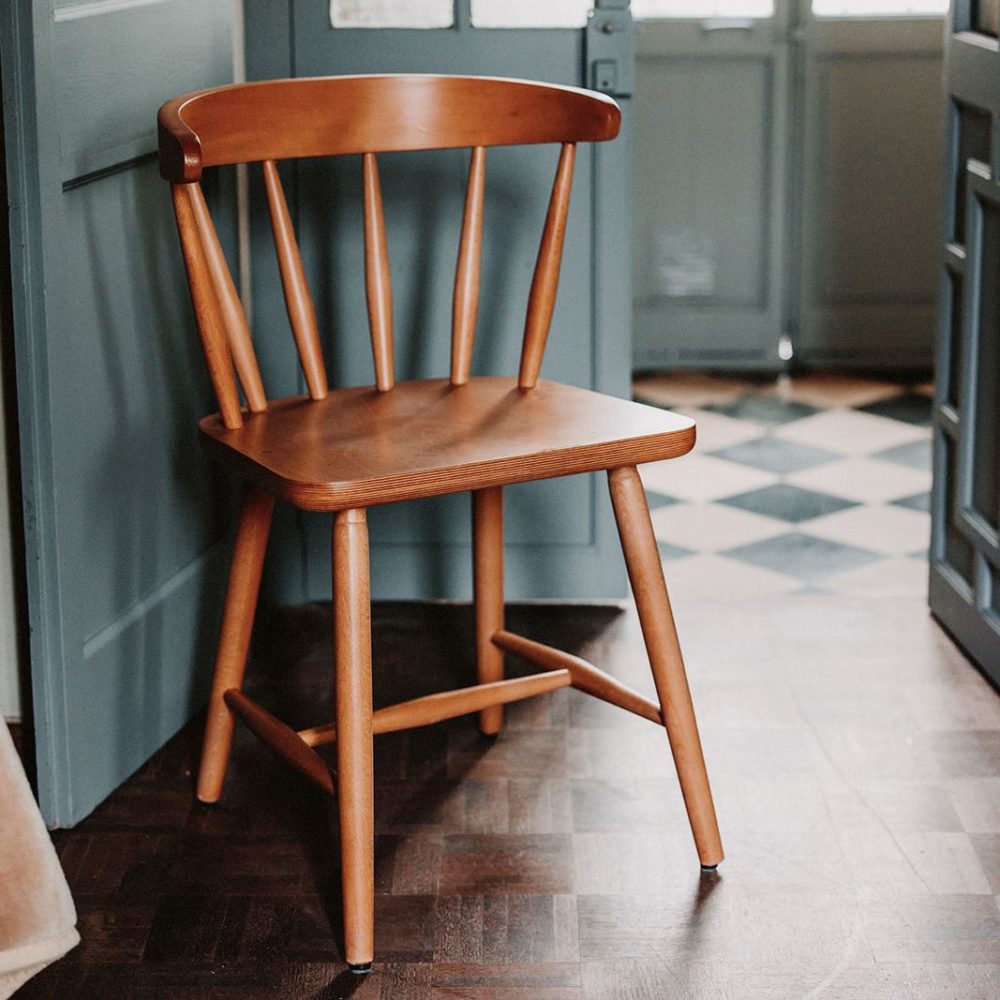 REMY WOODEN CHAIR Windsor - Ercol style. Find it on MisterWils. More than 4000sqm of showroom and warehouse. sesion natural