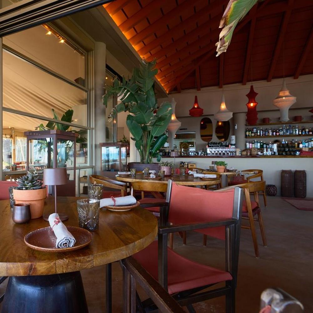 MALLORQUIN FOLDING WOODEN CHAIR, contemporar style. Find it on MisterWils. More than 4000sqm of showroom and warehouse. Oyana 2