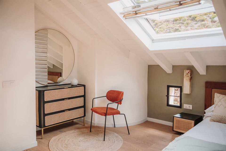 misterwils-blog-trendy-in-modern-dining-chairs-7 MESAS RÚSTICAS DE MADERA REDONDAS