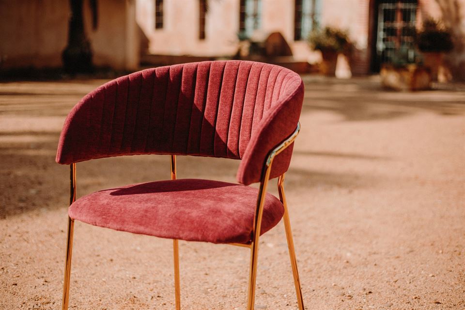 misterwils-blog-trendy-in-modern-dining-chairs-9 MESAS RÚSTICAS DE MADERA CON SILLAS DE MADERA