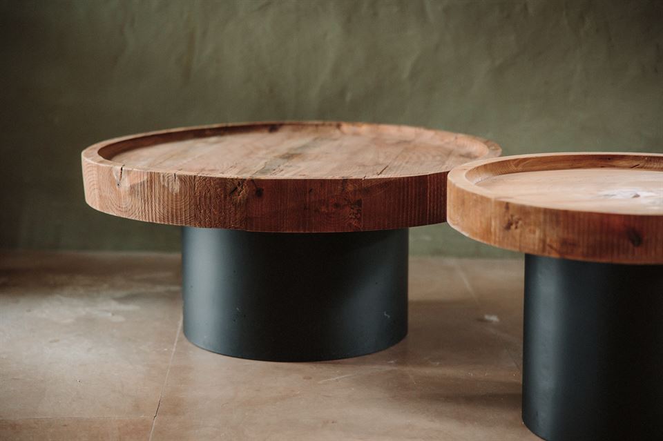 misterwils-blog-ideas-for-colourful-living-rooms-5 MESAS RÚSTICAS DE MADERA REDONDAS