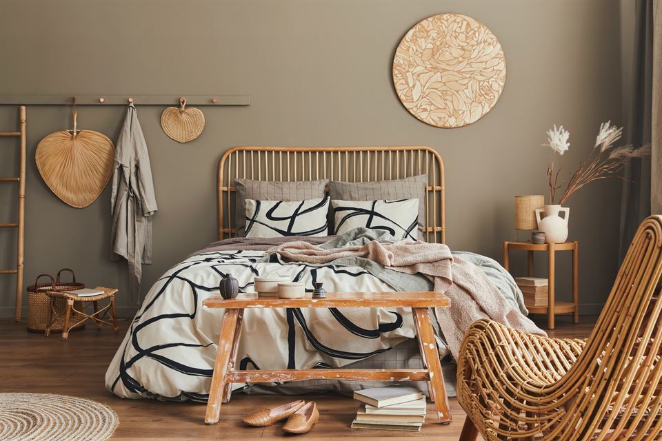 misterwils-blog-how-to-decorate-a-small-room-with-the-ultimate-trends-3 BANCO Y MESAS RÚSTICAS DE MADERA