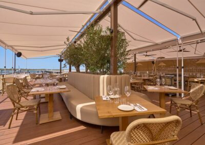 Fango terrace-restaurant lounge with central curved bench