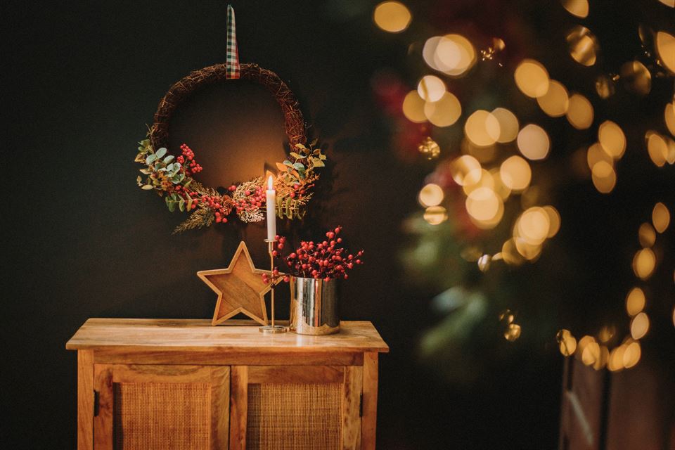 6 Tips to illuminate your living room for Christmas with style and elegance